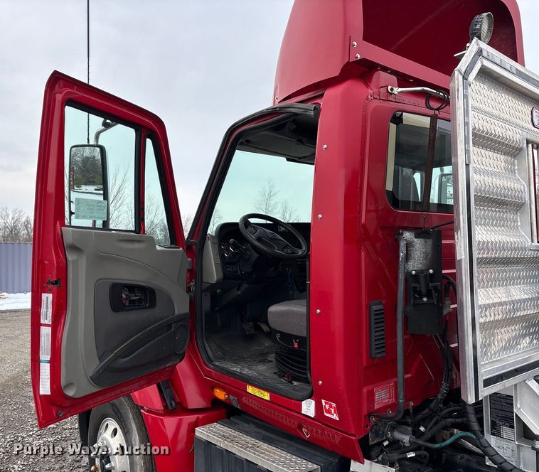 image for item DW7468 2017 International ProStar Plus semi truck