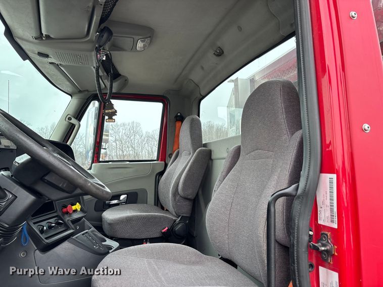 image for item DW7468 2017 International ProStar Plus semi truck