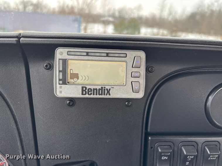 image for item DW7468 2017 International ProStar Plus semi truck