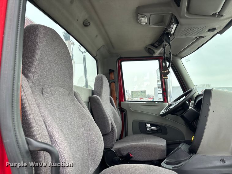 image for item DW7468 2017 International ProStar Plus semi truck