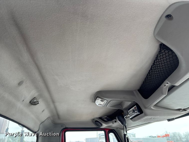 image for item DW7468 2017 International ProStar Plus semi truck