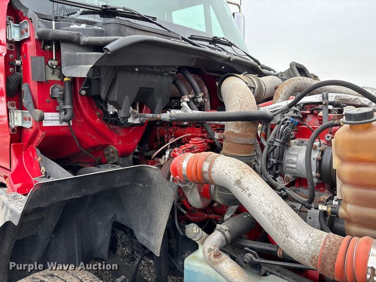 image for item DW7468 2017 International ProStar Plus semi truck