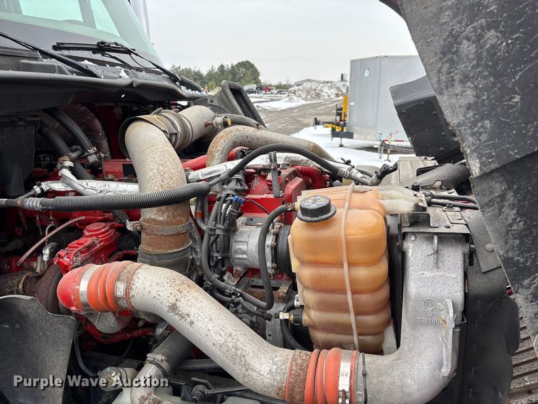 image for item DW7468 2017 International ProStar Plus semi truck