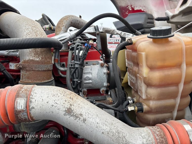 image for item DW7468 2017 International ProStar Plus semi truck