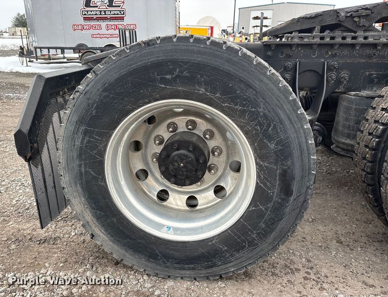 image for item DW7468 2017 International ProStar Plus semi truck