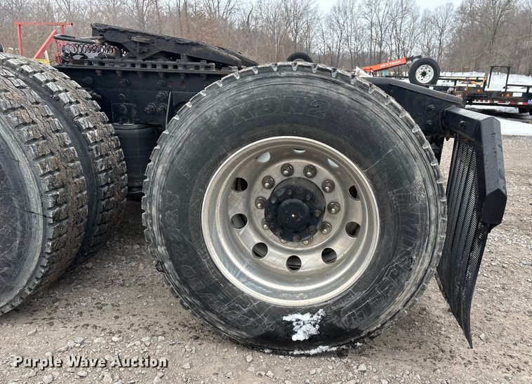 image for item DW7468 2017 International ProStar Plus semi truck