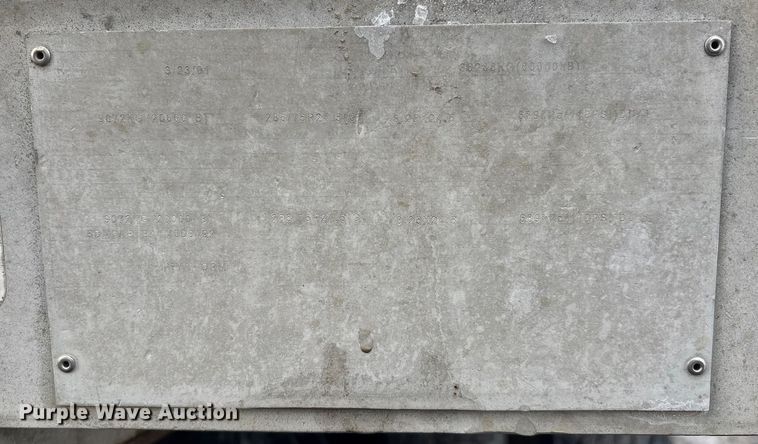 image for item DW7469 2001 Benson flatbed trailer