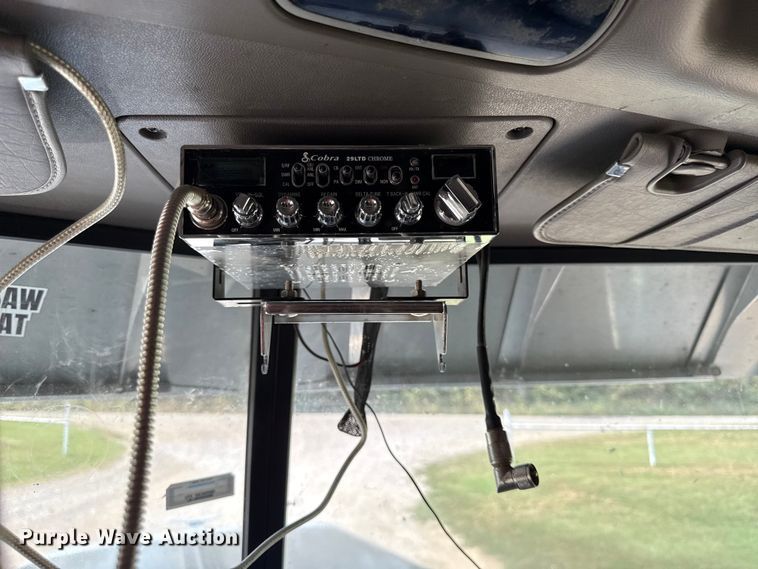 image for item DY8114 2006 Peterbilt 379 semi truck