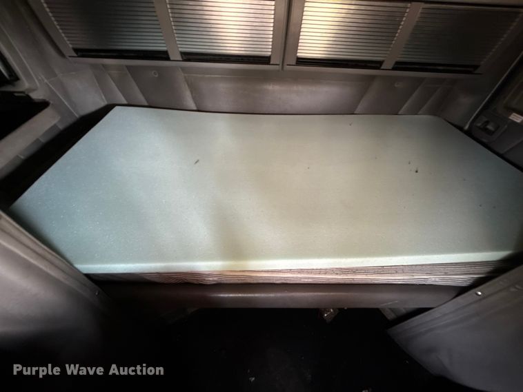 image for item DY8114 2006 Peterbilt 379 semi truck