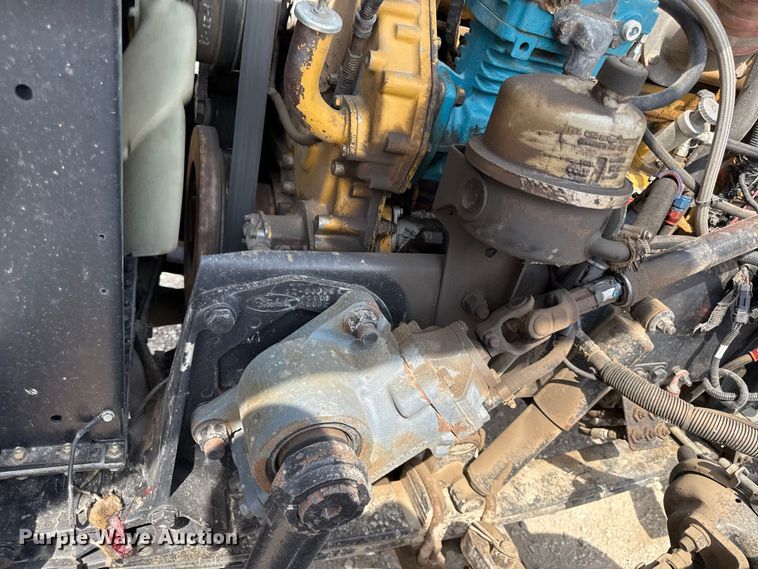 image for item DY8114 2006 Peterbilt 379 semi truck