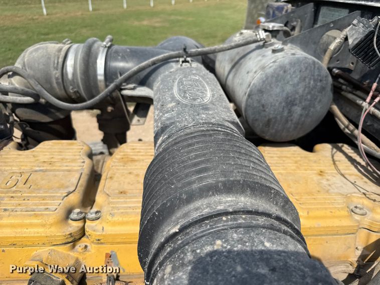 image for item DY8114 2006 Peterbilt 379 semi truck