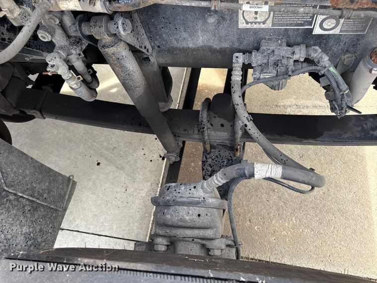 image for item DZ4331 2018 Kenworth T400 semi truck