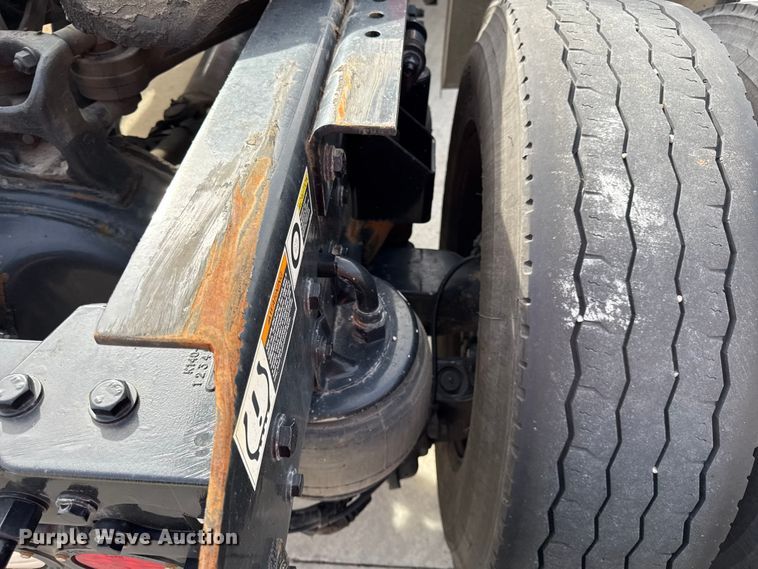 image for item DZ4331 2018 Kenworth T400 semi truck