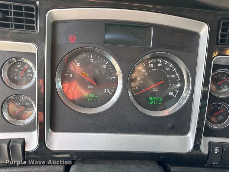 image for item DZ4331 2018 Kenworth T400 semi truck