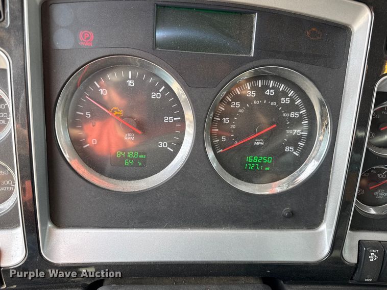 image for item DZ4331 2018 Kenworth T400 semi truck