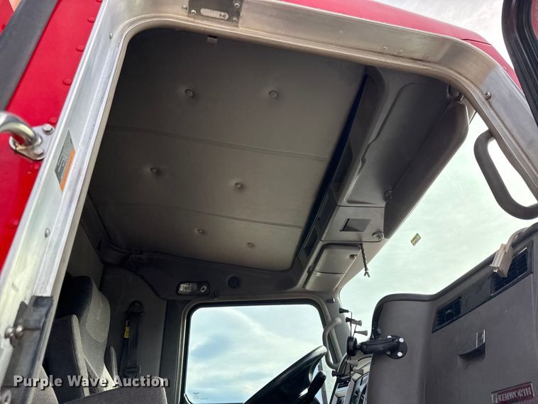 image for item DZ4331 2018 Kenworth T400 semi truck