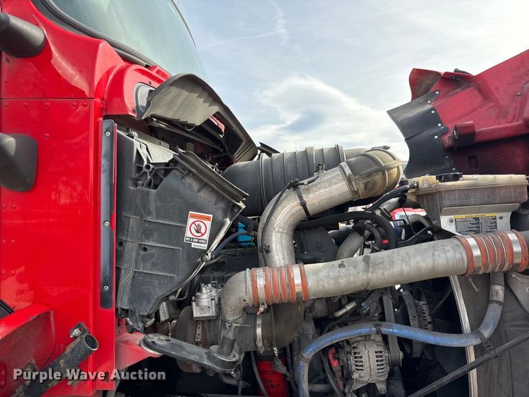 image for item DZ4331 2018 Kenworth T400 semi truck