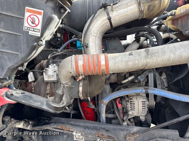 image for item DZ4331 2018 Kenworth T400 semi truck