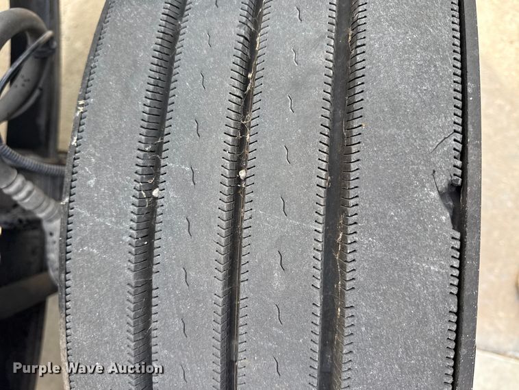 image for item DZ4331 2018 Kenworth T400 semi truck