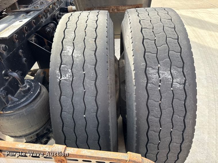 image for item DZ4331 2018 Kenworth T400 semi truck