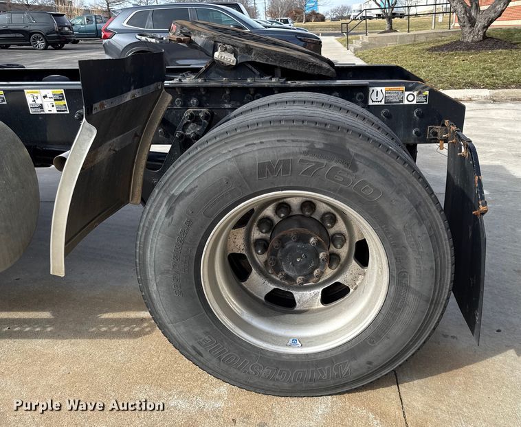 image for item DZ4331 2018 Kenworth T400 semi truck