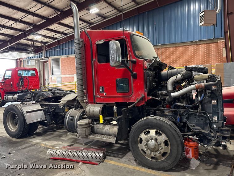 image for item DZ4332 2016 Kenworth T400 semi truck