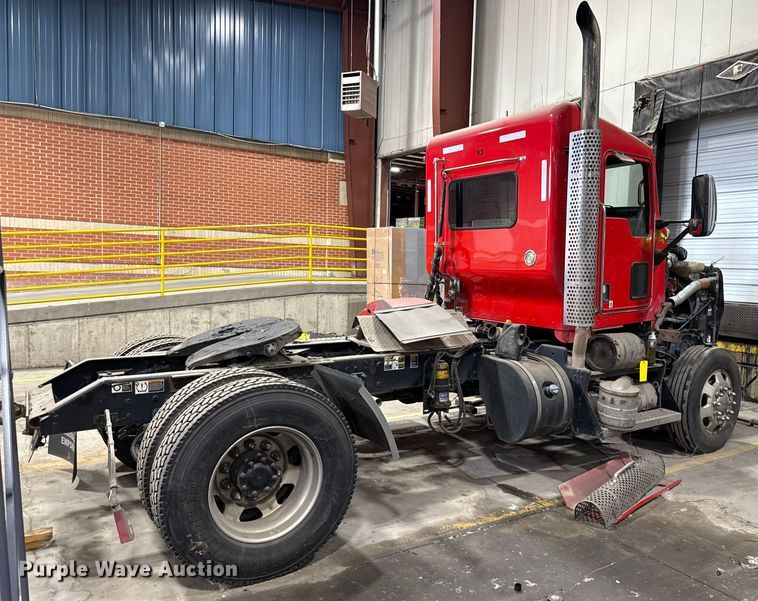 image for item DZ4332 2016 Kenworth T400 semi truck