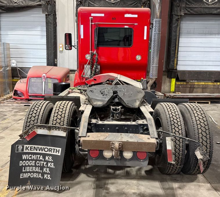 image for item DZ4332 2016 Kenworth T400 semi truck