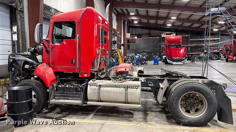 image for item DZ4332 2016 Kenworth T400 semi truck