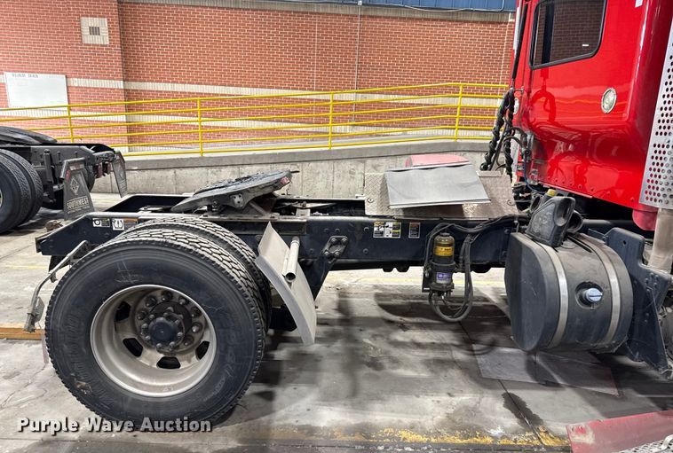 image for item DZ4332 2016 Kenworth T400 semi truck