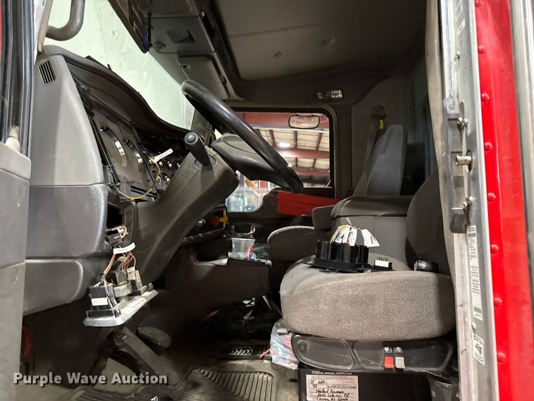 image for item DZ4332 2016 Kenworth T400 semi truck