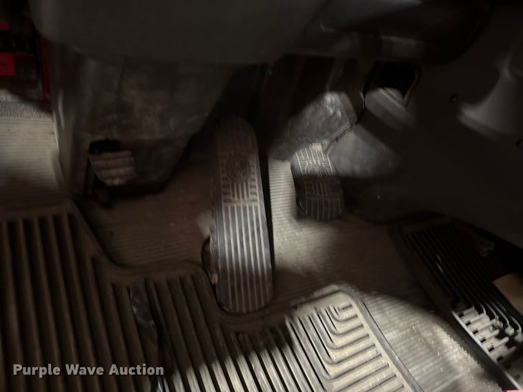 image for item DZ4332 2016 Kenworth T400 semi truck