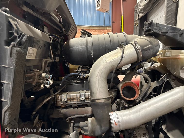 image for item DZ4332 2016 Kenworth T400 semi truck