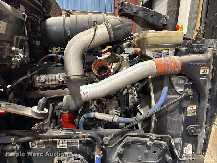 image for item DZ4332 2016 Kenworth T400 semi truck