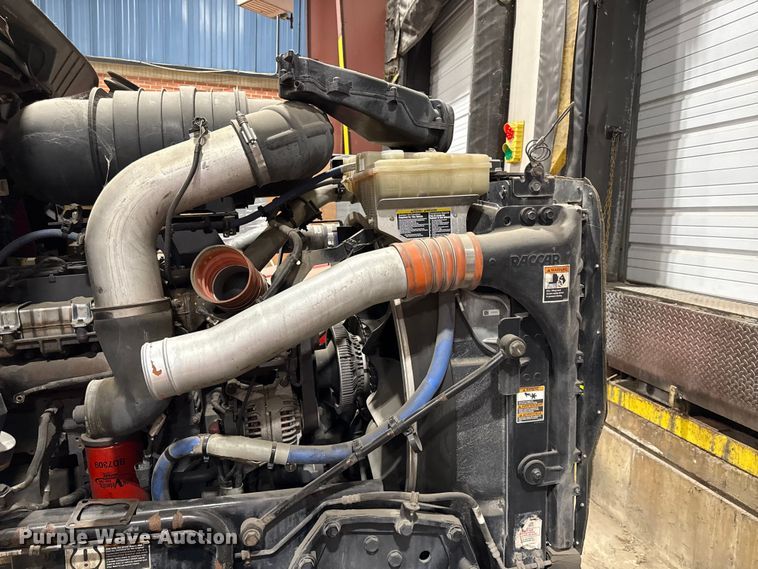 image for item DZ4332 2016 Kenworth T400 semi truck