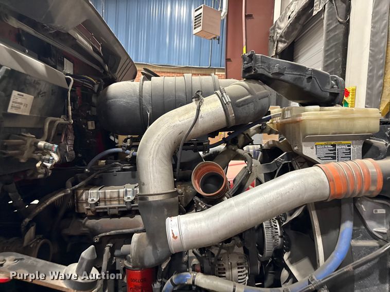 image for item DZ4332 2016 Kenworth T400 semi truck