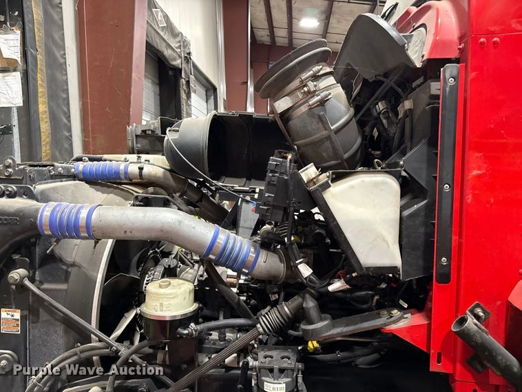 image for item DZ4332 2016 Kenworth T400 semi truck