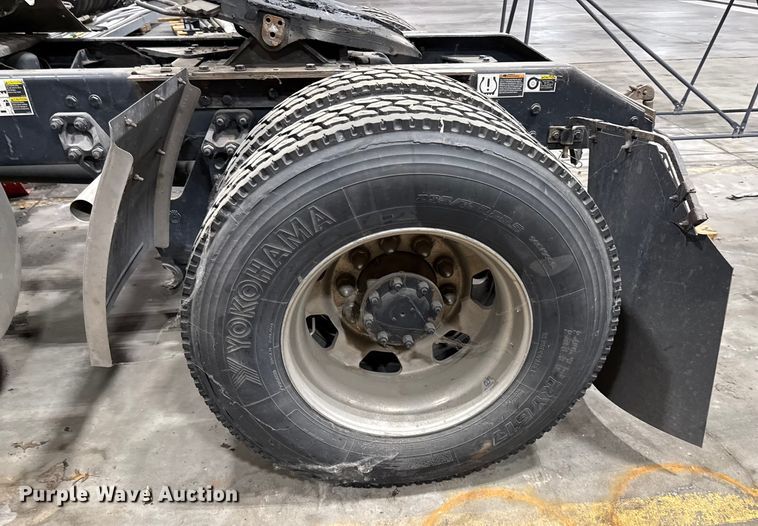 image for item DZ4332 2016 Kenworth T400 semi truck