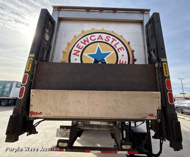 image for item DZ4336 2012 Kenworth refrigerated truck