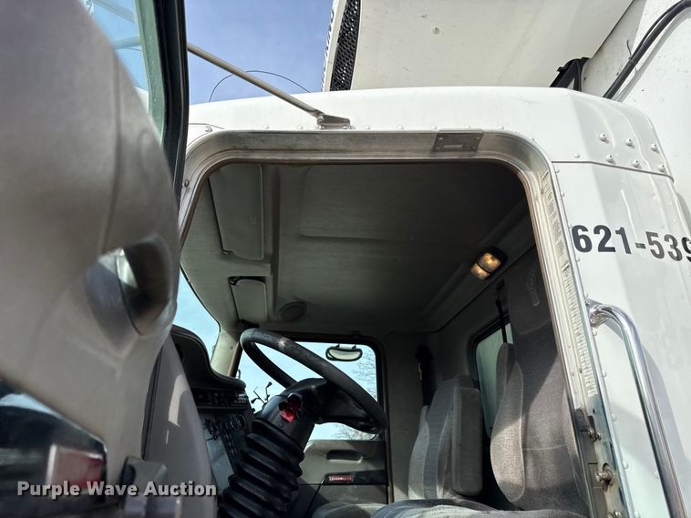 image for item DZ4336 2012 Kenworth refrigerated truck