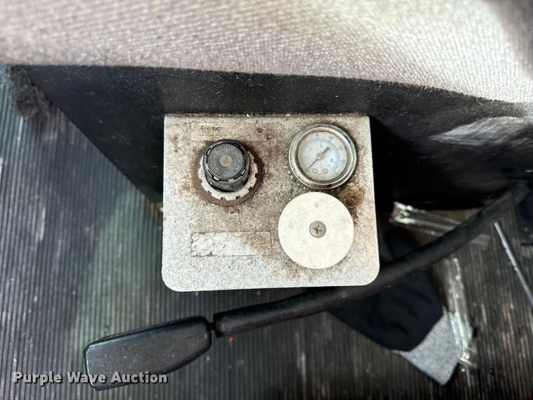 image for item DZ4336 2012 Kenworth refrigerated truck