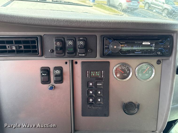 image for item DZ4336 2012 Kenworth refrigerated truck