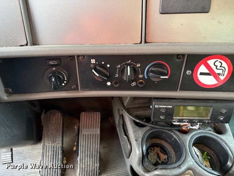 image for item DZ4336 2012 Kenworth refrigerated truck