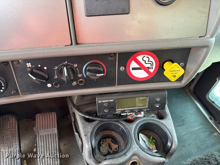 image for item DZ4336 2012 Kenworth refrigerated truck