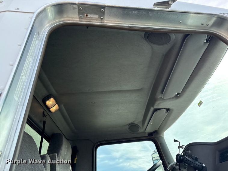 image for item DZ4336 2012 Kenworth refrigerated truck