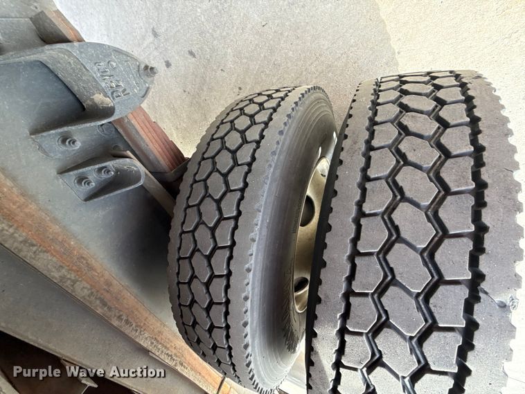 image for item DZ4336 2012 Kenworth refrigerated truck