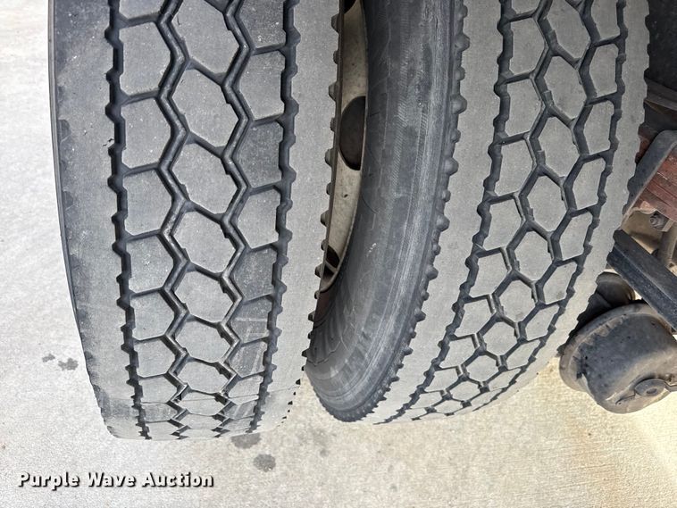 image for item DZ4336 2012 Kenworth refrigerated truck