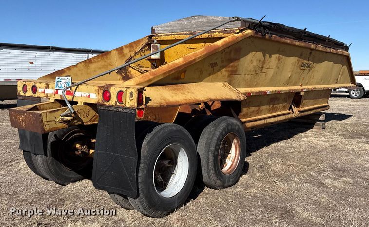 image for item DZ4986 1970 Load King bottom dump trailer