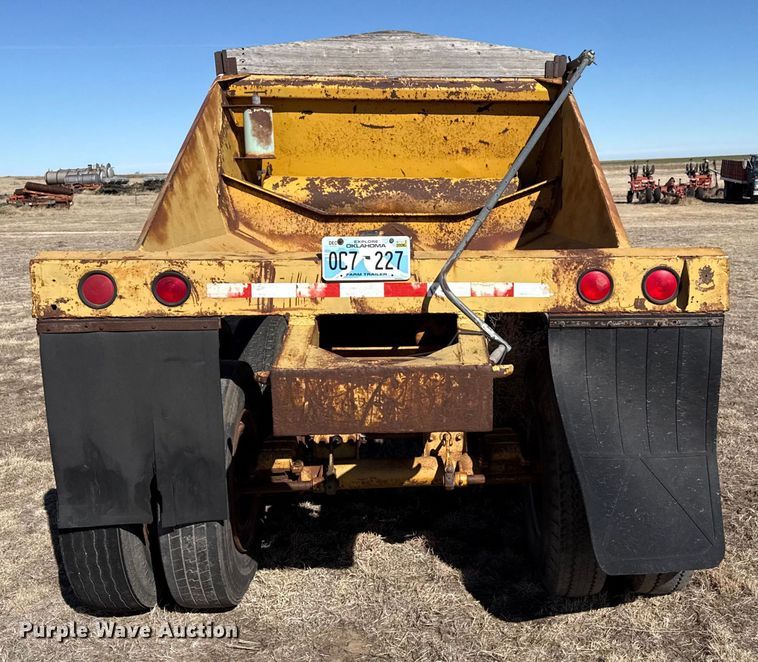 image for item DZ4986 1970 Load King bottom dump trailer