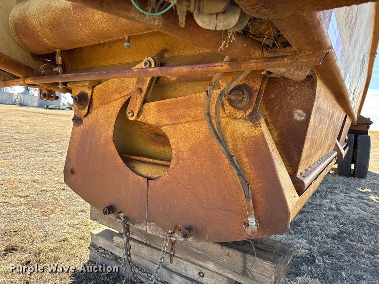 image for item DZ4986 1970 Load King bottom dump trailer